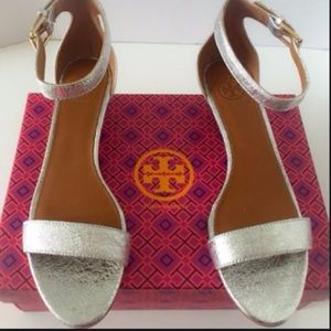 Tory Burch Savannah wedge - metallic silver